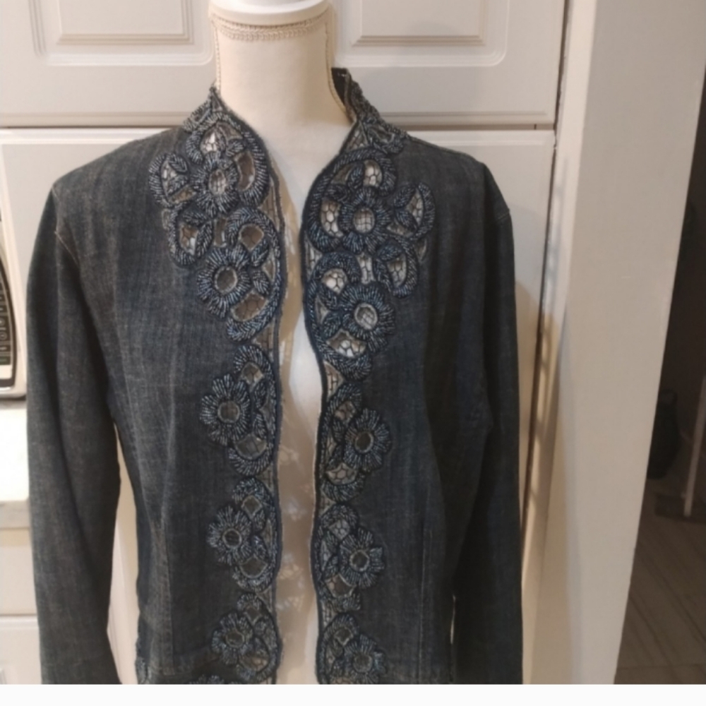 Chicos Denim Jacket Size 2 Chicos Sizing (12 regular sizes)